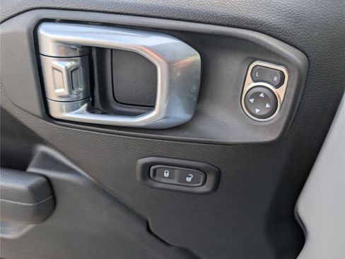 Used 2022 Jeep Wrangler Sport S image 17