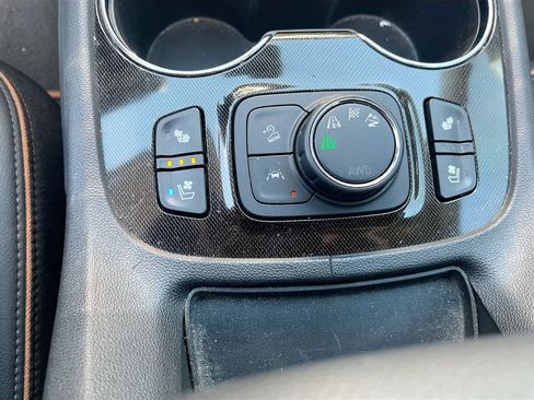 Used 2023 GMC Acadia AT4 w/ Technology Package AWD/4WD image 20