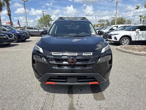Certified 2025 Nissan Rogue SV AWD/4WD image 9