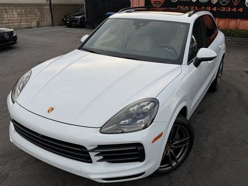 Used 2023 Porsche Cayenne S Platinum w/ Premium Package Plus AWD/4WD image 5
