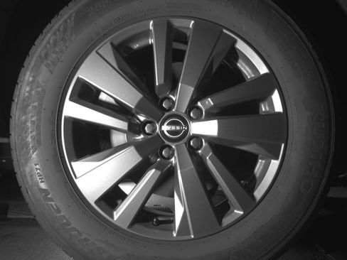 Used 2025 Nissan Pathfinder SV AWD/4WD image 15
