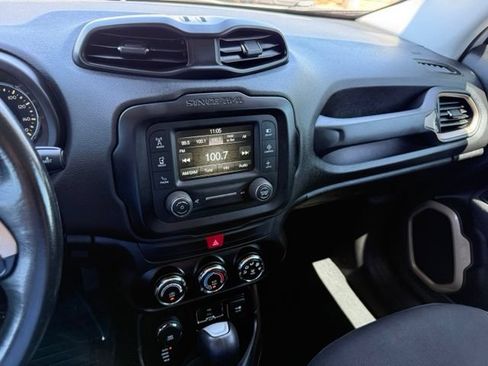 Used 2016 Jeep Renegade Latitude AWD/4WD image 21
