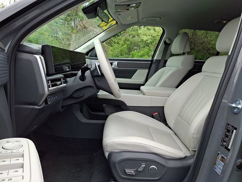 Used 2026 Hyundai Santa Fe SEL FWD image 14