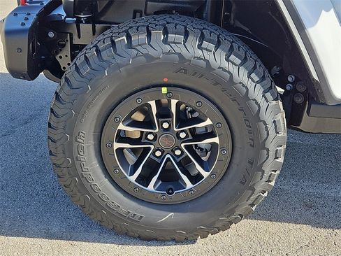 New 2026 Jeep Wrangler Unlimited Rubicon image 13