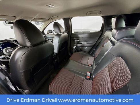 Certified 2025 Nissan Kicks SR image 10