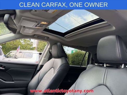 Certified 2025 Toyota Highlander XLE FWD image 11