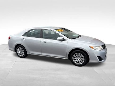 Used 2012 Toyota Camry LE FWD image 21