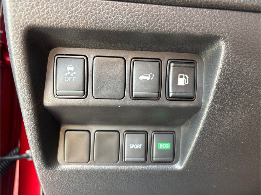 Used 2018 Nissan Rogue SV FWD image 28