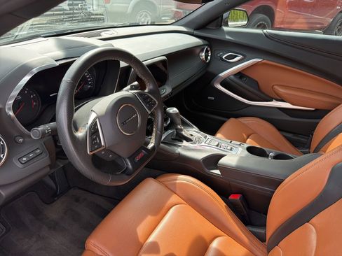 Used 2019 Chevrolet Camaro SS RWD image 6