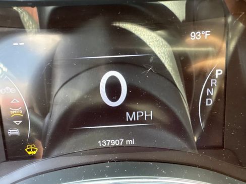 Used 2019 Jeep Grand Cherokee Laredo w/ Security & Convenience Group AWD/4WD image 12