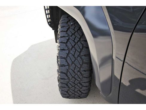 Used 2025 Toyota Tacoma TRD Sport AWD/4WD image 28