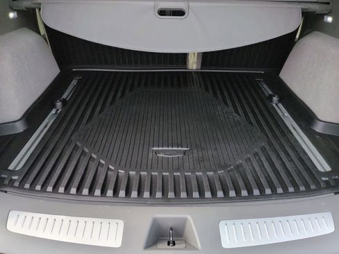 Used 2025 Cadillac XT5 Premium Luxury image 35