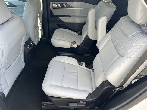 New 2026 Ford Explorer Platinum w/ LUX Leather Package image 22