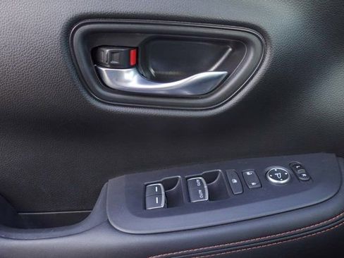 Used 2025 Honda HR-V Sport image 11