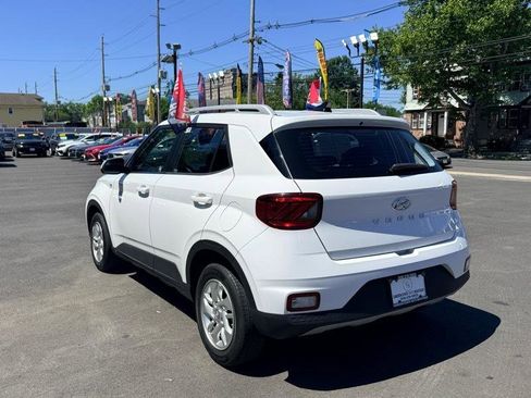 Used 2020 Hyundai Venue SEL FWD image 9