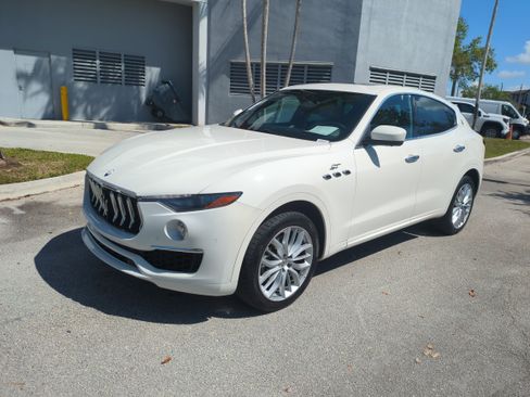 Used 2022 Maserati Levante GT image 9