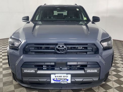 Used 2025 Toyota 4Runner SR5 AWD/4WD image 8