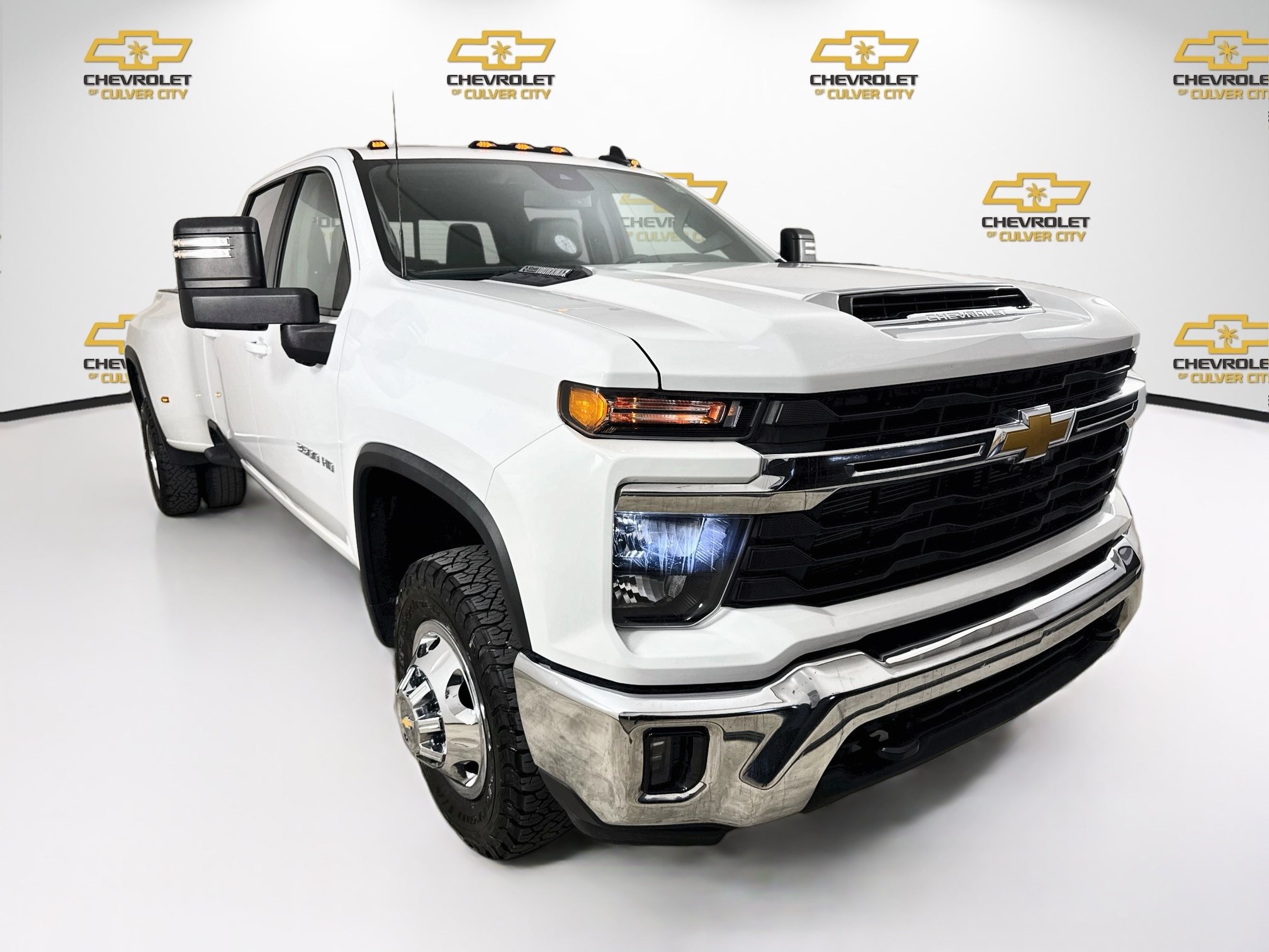 Used 2024 Chevrolet Silverado 3500 LT w/ Safety Package AWD/4WD image 1
