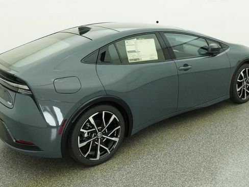 New 2026 Toyota Prius Plug-In Hybrid FWD image 9