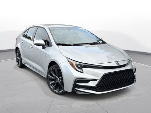 Certified 2024 Toyota Corolla SE FWD image 4