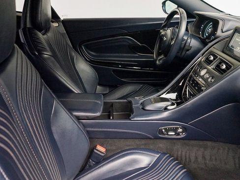 Used 2017 Aston Martin DB11 V12 image 21