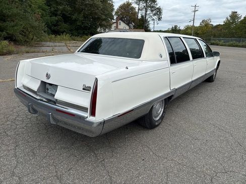 Used 1995 Cadillac Fleetwood Brougham RWD image 3