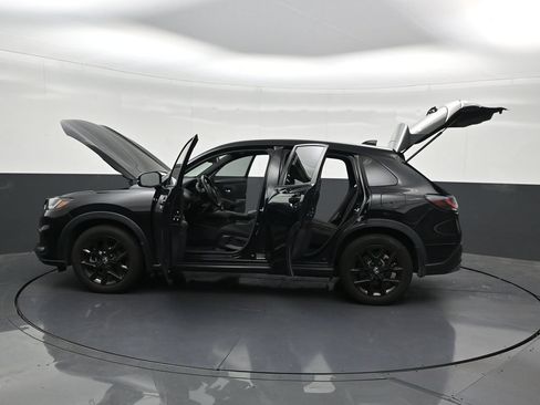 Used 2025 Honda HR-V Sport image 32