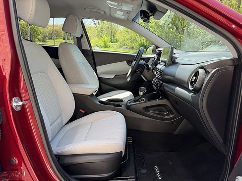 Used 2023 Hyundai Kona SEL AWD/4WD image 12