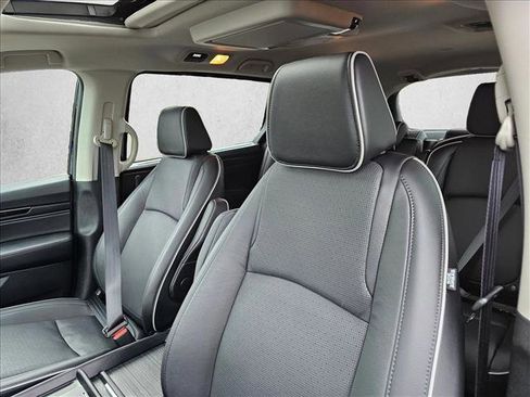 Used 2025 Honda Odyssey Elite image 17