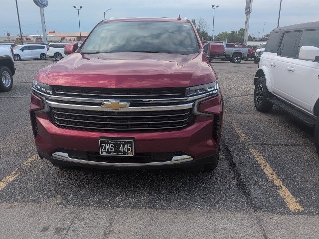 Used 2022 Chevrolet Tahoe LT w/ Luxury Package AWD/4WD image 2