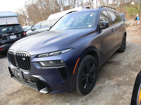 Used 2024 BMW X7 M60i w/ Climate Comfort Package image 3