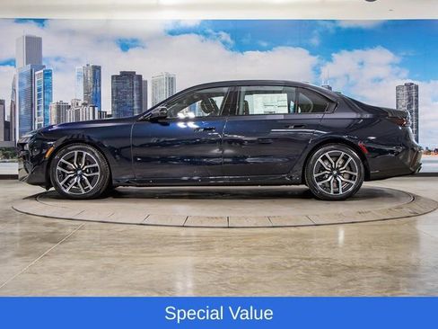Used 2025 BMW 760i xDrive w/ Executive Package AWD/4WD image 6