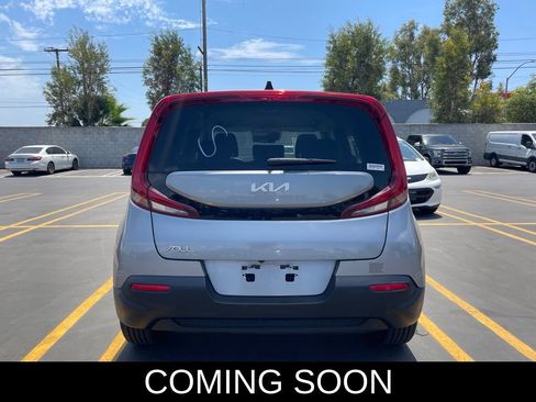 Used 2022 Kia Soul LX w/ Technology Package FWD image 3