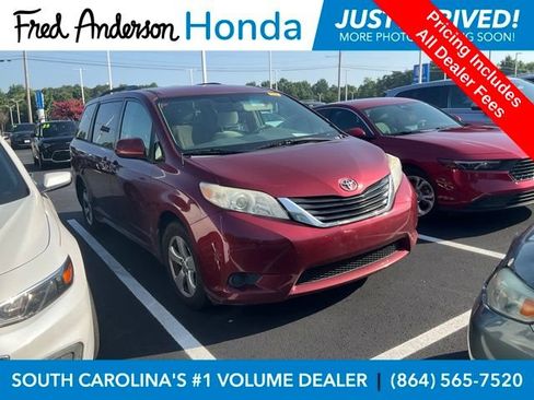 Used 2013 Toyota Sienna LE FWD image 1