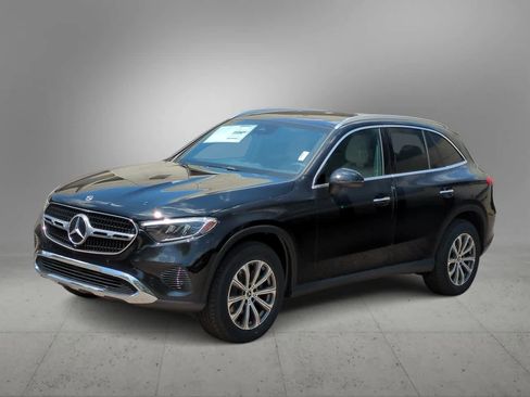 Used 2025 Mercedes-Benz GLC 300 4MATIC image 4