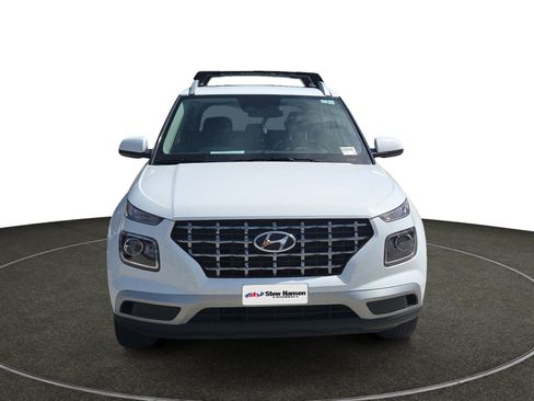 Used 2025 Hyundai Venue SEL FWD image 10