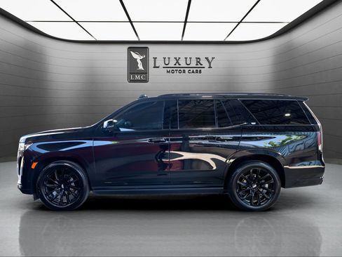 Used 2022 Cadillac Escalade Sport Platinum w/ LPO, ONYX Package AWD/4WD image 5