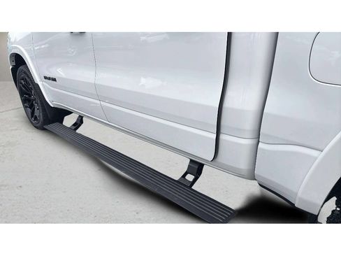 Used 2025 RAM 1500 Limited AWD/4WD image 32