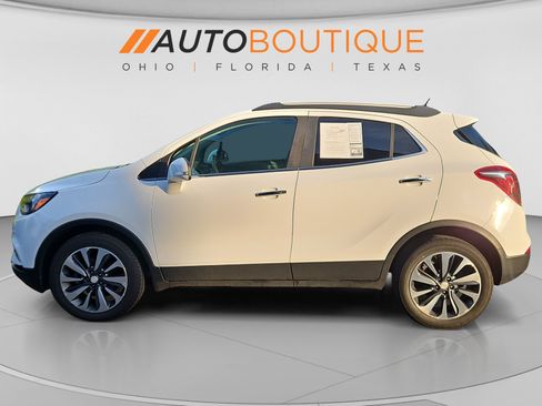 Used 2020 Buick Encore Essence FWD image 2