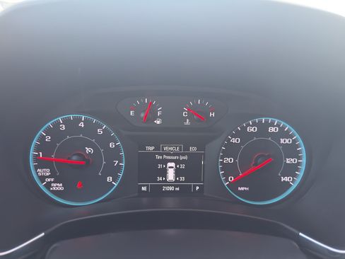 Used 2020 Chevrolet Equinox LS w/ LS Convenience Package FWD image 16