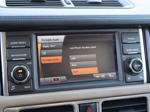 Used 2011 Land Rover Range Rover HSE LUX image 22