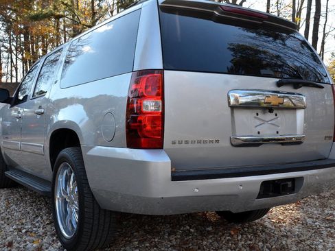 Used 2012 Chevrolet Suburban LT image 5