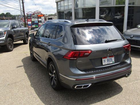 Used 2023 Volkswagen Tiguan SEL R-Line image 6