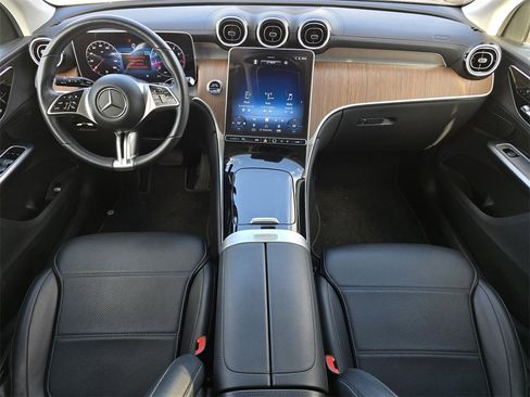 Used 2024 Mercedes-Benz GLC 300 image 15