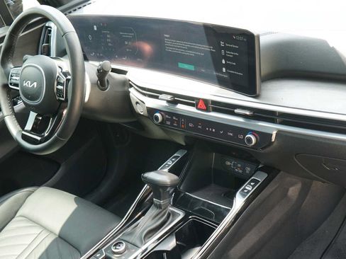 Certified 2024 Kia Sorento SX Prestige AWD/4WD image 26