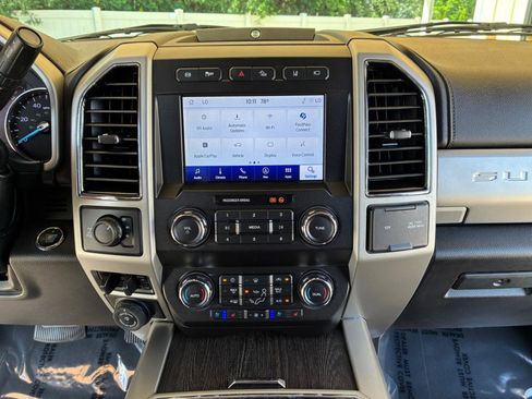 Used 2021 Ford F250 Lariat AWD/4WD image 24