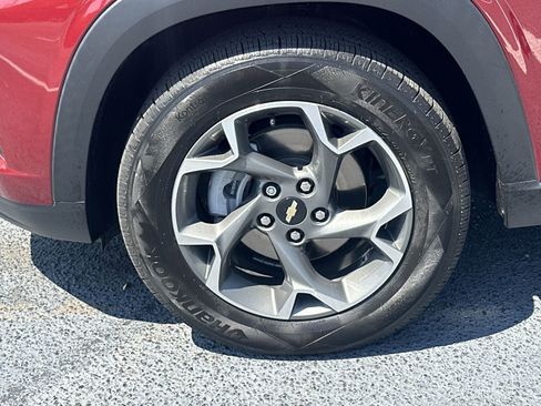 Used 2024 Chevrolet Trax LT w/ Driver Confidence Package FWD image 13