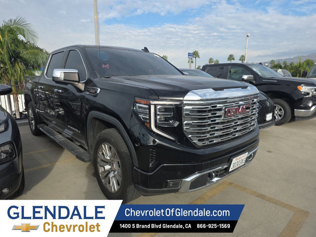 Used 2023 GMC Sierra 1500 Denali w/ Technology Package RWD image 3