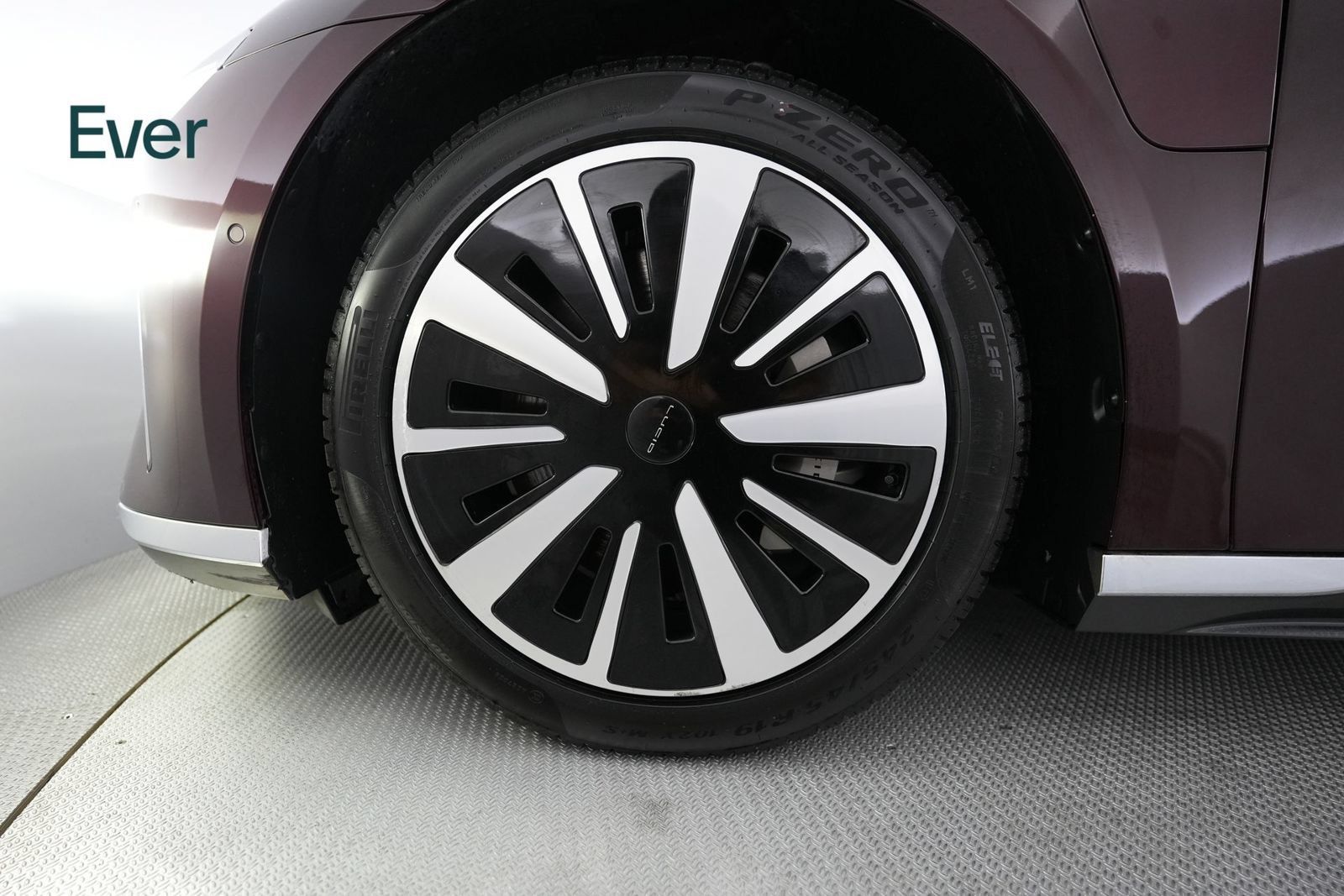 Used 2023 Lucid Air Touring AWD/4WD image 23