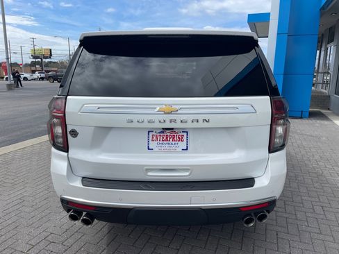 Used 2024 Chevrolet Suburban High Country image 13